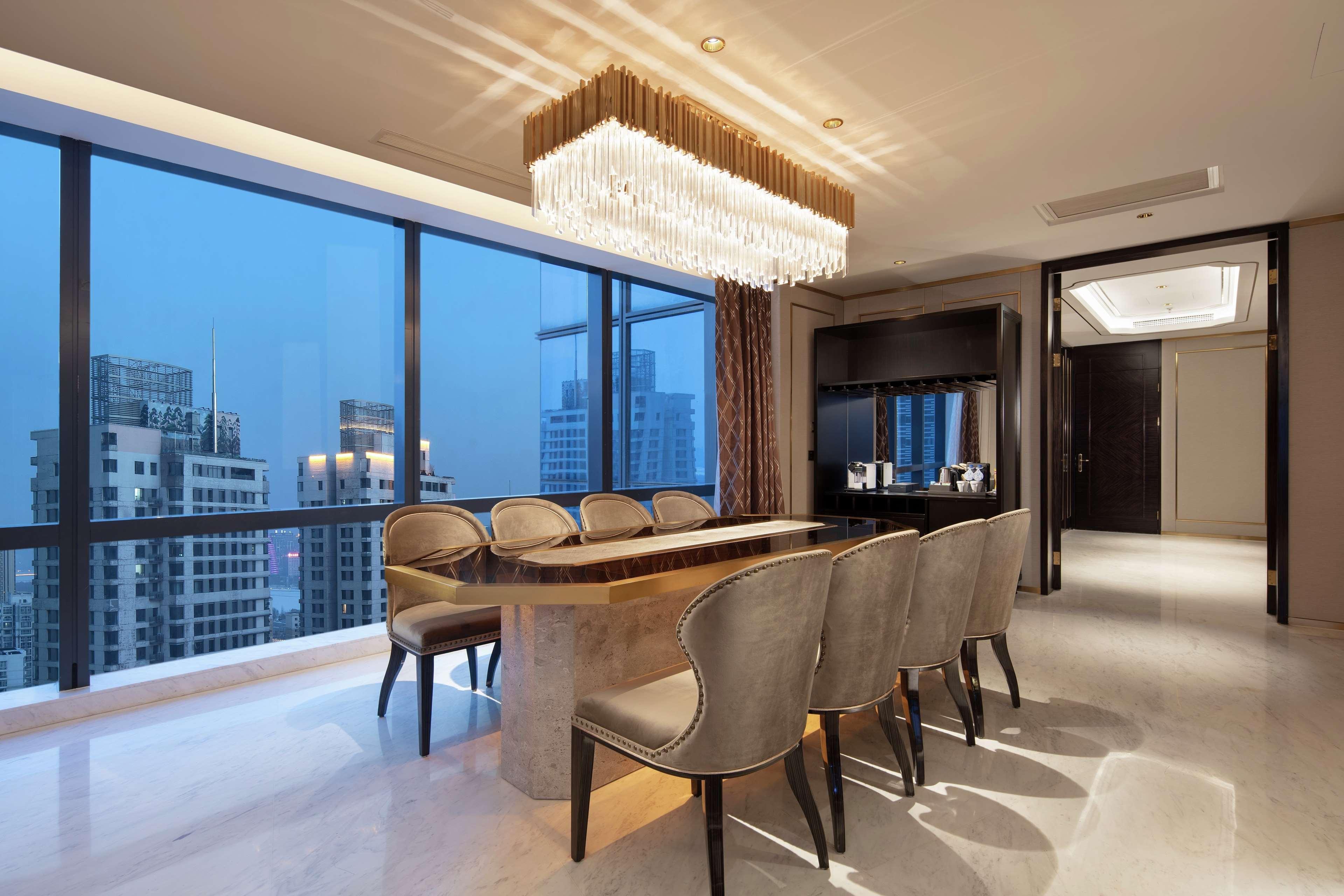 Hilton Shenyang Hotel Exterior foto